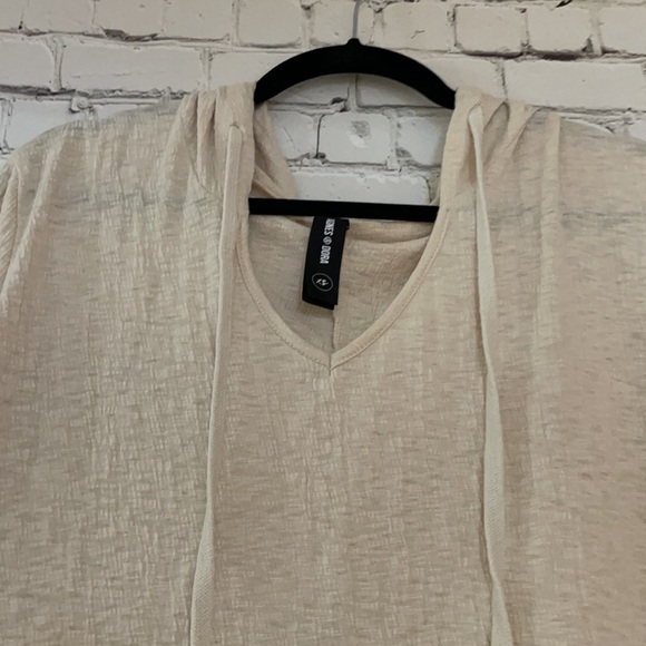 Agnes and Dora Cream Hooded Top - Picture 2 of 6